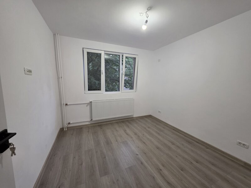 Basarabia, 5 minute metrou Costin Georgian pe Intrarea Muncii nr. 2 renovat